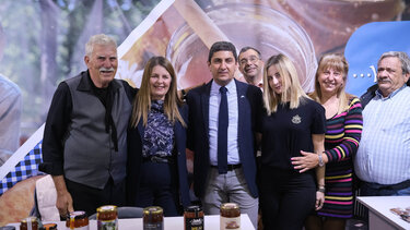 Τιμήθηκε η Περιφέρεια Κρήτης στο 14ο Φεστιβάλ Ελληνικού Μελιού