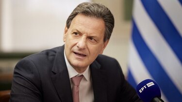 Σκυλακάκης: Οι καταναλωτές να αλλάξουν τους παρόχους που βάζουν υψηλές τιμές στο ρεύμα   
