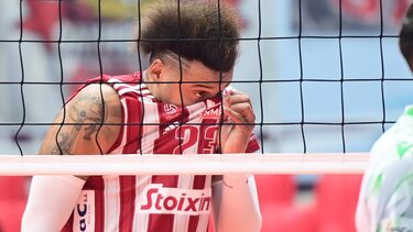 Σε κρίσιμη κατάσταση ο αστυνομικός που τραυματίστηκε στον αγώνα βόλεϊ Ολυμπιακός - Παναθηναϊκός