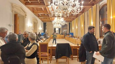 Ούτε συνεδρίαση ... χωρίς internet!