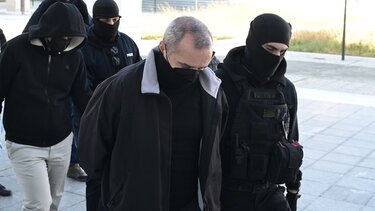 Κολωνός: Αγορεύουν οι συνήγοροι της 12χρονης - Συγκέντρωση διαμαρτυρίας για την εισαγγελική πρόταση