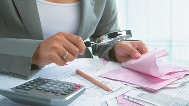 «Κλειδί» για μόνιμες φοροελαφρύνσεις ο περιορισμός της φοροδιαφυγής