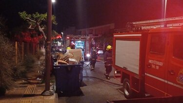 Αυτοψία και αστυνόμευση ζητούν κάτοικοι της Ούλωφ Πάλμε μετά τη φωτιά