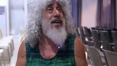 Συνελήφθη ο τραγουδιστής Γιάννης Γιοκαρίνης 