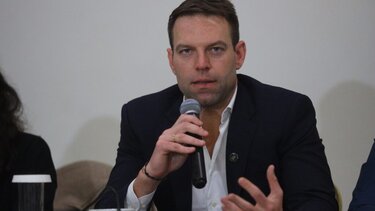 Κόντρα για την... υπουργοποίηση Κασσελάκη: Διαψεύδει η κυβέρνηση - Επιμένει η Κουμουνδούρου