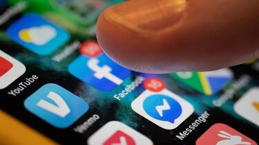 Facebook: Αναστάτωση με το PIN που ζητάει το Messenger