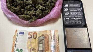 Η έρευνα στο σπίτι του έφερε στο "φως" τα ναρκωτικά