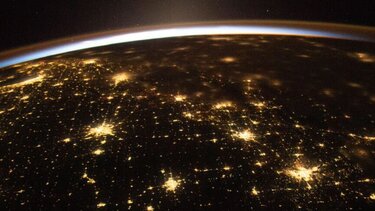 Οι εορτασμοί της Πρωτοχρονιάς από το διάστημα - Εντυπωσιακές εικόνες