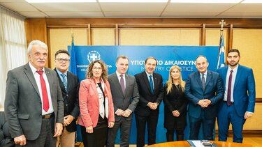 Διαβεβαιώσεις στους Δικηγορικούς Συλλόγους από τον υφυπουργό Δικαιοσύνης