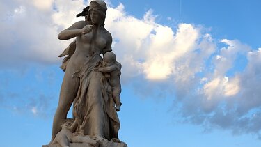 Η Ιστορία της Κυριακής: Η παιδοκτονία, ο Ευριπίδης και η Μήδεια που δεν σκότωσε τα παιδιά της!