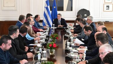 Μητσοτάκης σε αγρότες: Φθηνότερο ρεύμα για 10 χρόνια και μόνιμη επιστροφή ΕΦΚ από το 2025