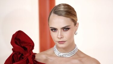 Η Κάρα Ντελεβίν θα κάνει ντεμπούτο στο θέατρο, στο μιούζικαλ «Cabaret»