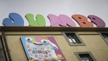 "Βολές" ΟΣΕΥΠΕ κατά του "Mr Jumbo" για τα περί 7ήμερης λειτουργίας των καταστημάτων