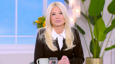 Επέστρεψε στην εκπομπή της η Φαίη Σκορδά μετά την απώλεια του πατέρα της 