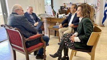 Το "καυτό" θέμα των αδέσποτων συζήτησαν Καλοκαιρινός-Δοξαστάκης