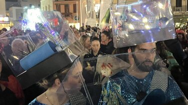 Σε καρναβαλικούς ρυθμούς και επίσημα το Ρέθυμνο! Βίντεο και φωτογραφίες