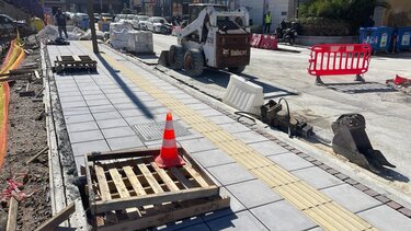 Συνεχίζονται πυρετωδώς οι εργασίες σε πεζοδρόμια των Χανίων