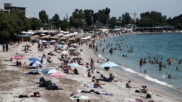 Προστασία αιγιαλού: Τσουχτερά πρόστιμα και κατεδαφίσεις