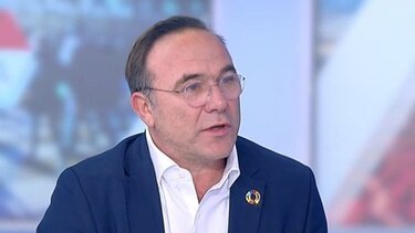 Π. Κόκκαλης: "Η κυβέρνηση χαρίζει τον αιγιαλό"