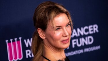 Βρετανία: Η Μπρίτζετ Τζόουνς απέκτησε το δικό της άγαλμα στο Λονδίνο