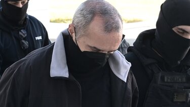 Κολωνός: Την καταδίκη 25 κατηγορουμένων ζητά η Εισαγγελέας και να αθωωθεί ο Μίχος για τις πράξεις του βιασμού