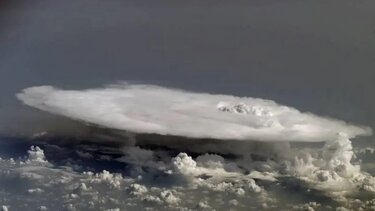 ΝΑΣΑ: Νέα στρατηγική κατά της κλιματικής αλλαγής - Θα ρίξει παγάκια στην ατμόσφαιρα