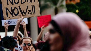 Ο ΟΗΕ καταγγέλλει την αύξηση του αντιμεταναστευτικού λόγου