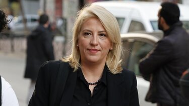 Δίκη για το Μάτι -Ρένα Δούρου: «Υπήρξε επικοινωνιακή προσπάθεια να με κάνουν να φανώ ένοχη»