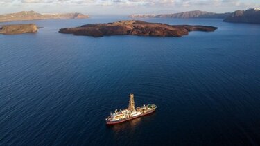 Καθησυχαστικός ο Παπαζάχος για τους σεισμούς στην Σαντορίνη: "Να μην είμαστε σε μόνιμο πανικό"