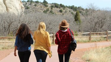 Οι σχολικές εκδρομές στο εξωτερικό και οι προβληματισμοί 