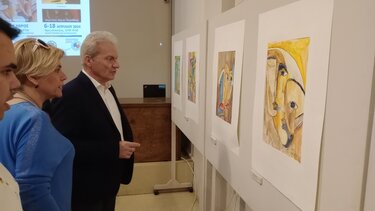 Αλέξης Καλοκαιρινός: Στα εγκαίνια της έκθεσης νεαρών καλλιτεχνών στο φάσμα του Αυτισμού