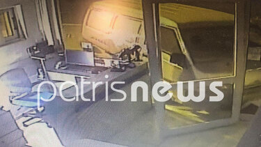 Έκλεψε βαν και έκανε «ντου» σε επιχειρήσεις