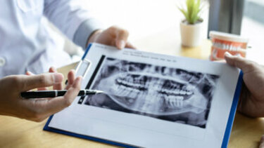 Screening στοματικής υγείας κατ' οίκον από το Κέντρο Υγείας Χάρακα