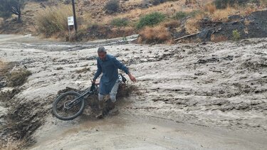 "Άνοιξαν οι ουρανοί" στη Μεσαρά! - Κατολισθήσεις στον ΒΟΑΚ