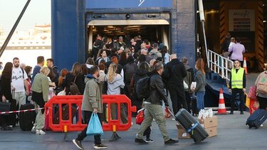 Πάσχα: Πάνω από 24.000 αναχωρήσεις από το λιμάνι του Πειραιά - Στο 100% η πληρότητα των πλοίων