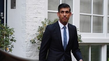  «Απαράδεκτος!» – Οι Βρετανοί τιμωρούν τον Σούνακ για την ασέβειά του στην D-Day