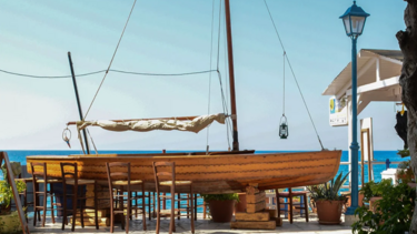 Ανακαλύψτε ένα μέρος γραφικό, πλάι στη θάλασσα!