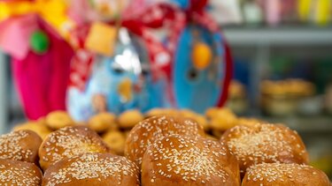 Ζαχαροπλαστεία "Μαθιουδάκης": Μοναδικά καλιτσούνια, τσουρέκια και σοκολατένια αυγά!