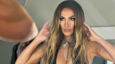 Συγκινημένη η Δέσποινα Βανδή στον Λυκαβηττό: "Η φόρτιση μεγαλώνει όσο θυμάμαι"