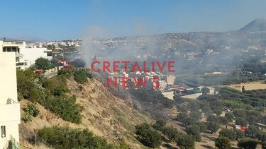 Κορώνη Μαγαρά: Αναστάτωση από φωτιά κοντά σε κατοικίες - Μαρτυρίες για έκρηξη