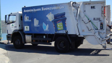 Φωτιά σε απορριμματοφόρο της ΔΕΔΙΣΑ