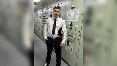 Σε κλίμα βαθιάς οδύνης αποχαιρετούν τον 20χρονο Μιχάλη