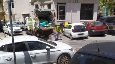 Βόλεψε το αμάξι του ... υπέφεραν οι εργαζόμενοι στην Καθαριότητα!