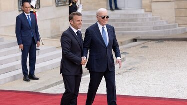 Μακρόν: Γαλλία και ΗΠΑ "αποφασισμένες να ασκήσουν τις απαραίτητες πιέσεις" στο Ιράν