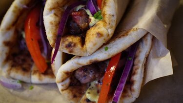 "Έκοψε" μέχρι και το σουβλάκι ο Έλληνας 