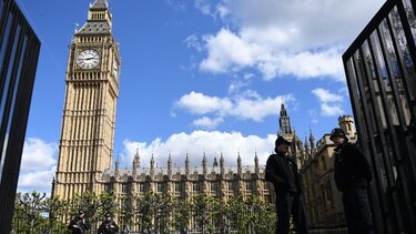 Αιματηρή επίθεση με μαχαίρι σε τόπο λατρείας των Σιχ στη Βρετανία