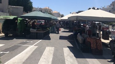 Ηράκλειο - Λαϊκές αγορές: Σφοδρή επίθεση στον Δήμο από εμπόρους και παραγωγούς - Τι απαντά ο αντιδήμαρχος