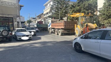 Ένα απίστευτο χάος από τα έργα στην Πλατεία Σινάνη!