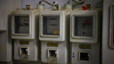 Θέλουν να αξιοποιήσουν την περιουσία τους κι ο ΔΕΔΔΗΕ ... δεν τους αφήνει!