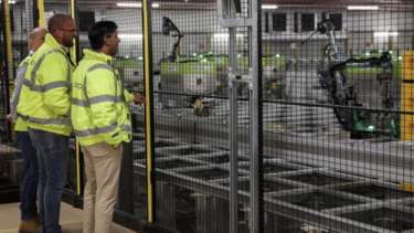 Ψάχνει ψηφοφόρους ανάμεσα στα ρομπότ ο Σούνακ